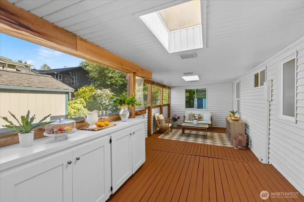 1051 2nd Avenue S Edmonds WA 98020