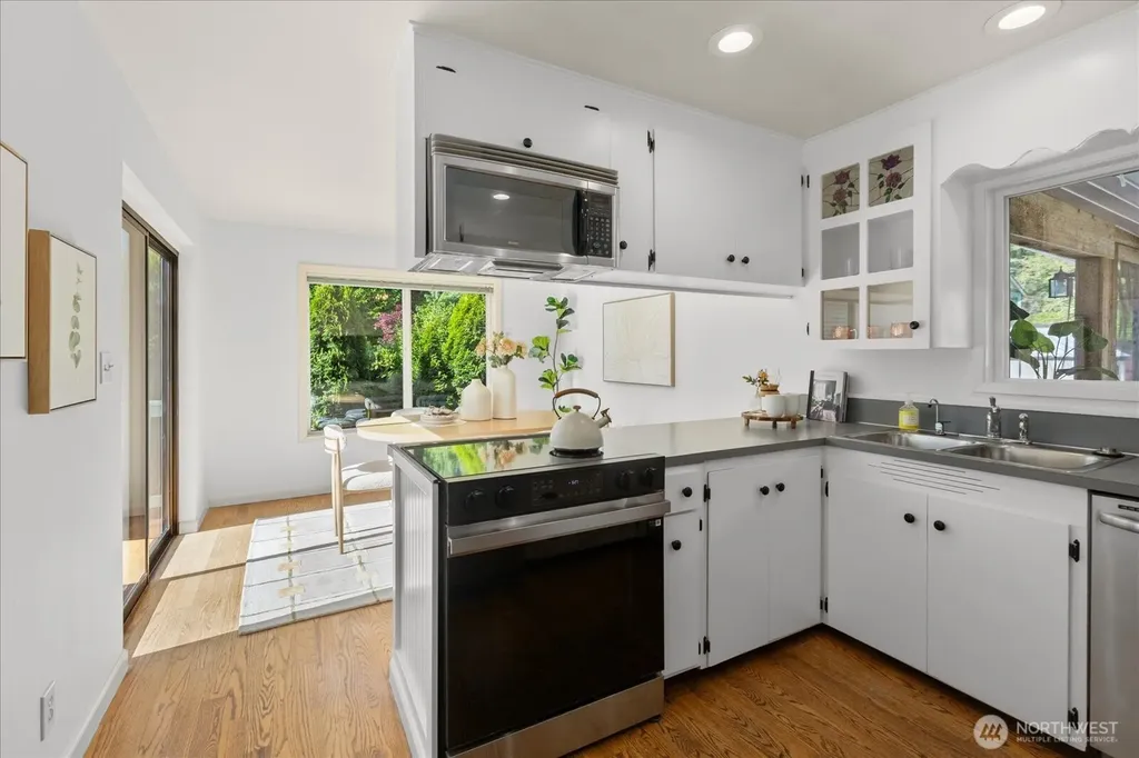 1051 2nd Avenue S Edmonds WA 98020