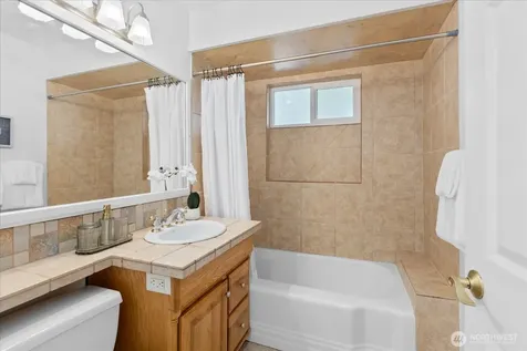 1051 2nd Avenue S Edmonds WA 98020
