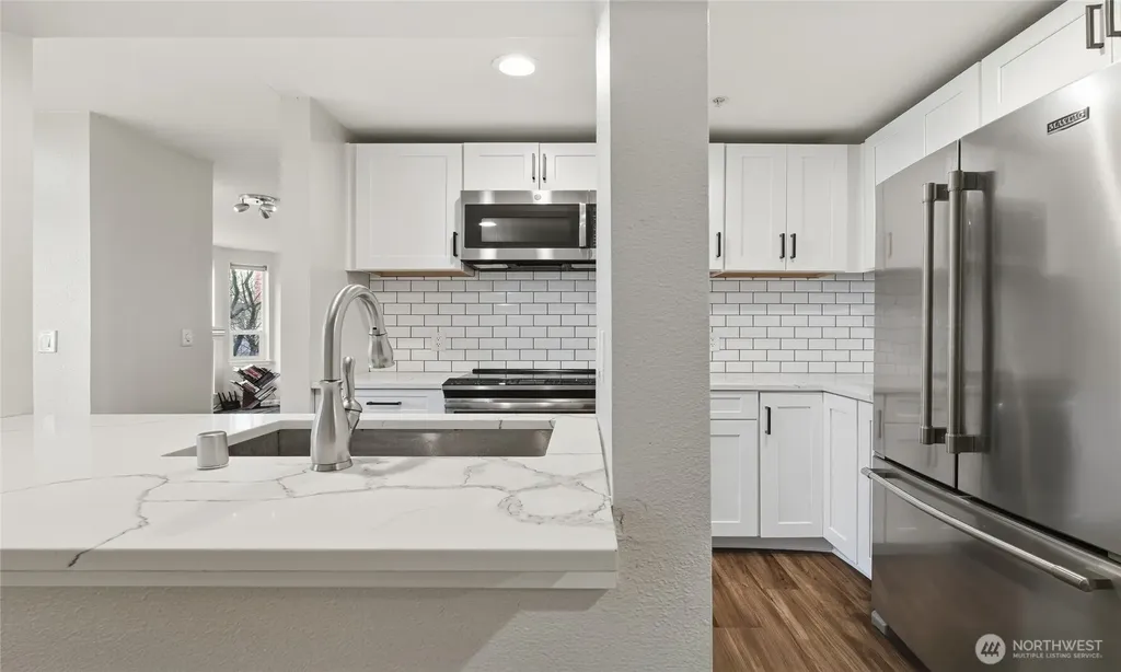3028 Western Avenue Seattle WA 98121