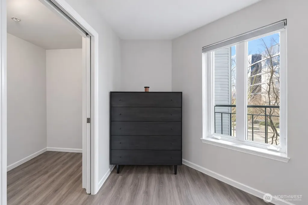 3028 Western Avenue Seattle WA 98121