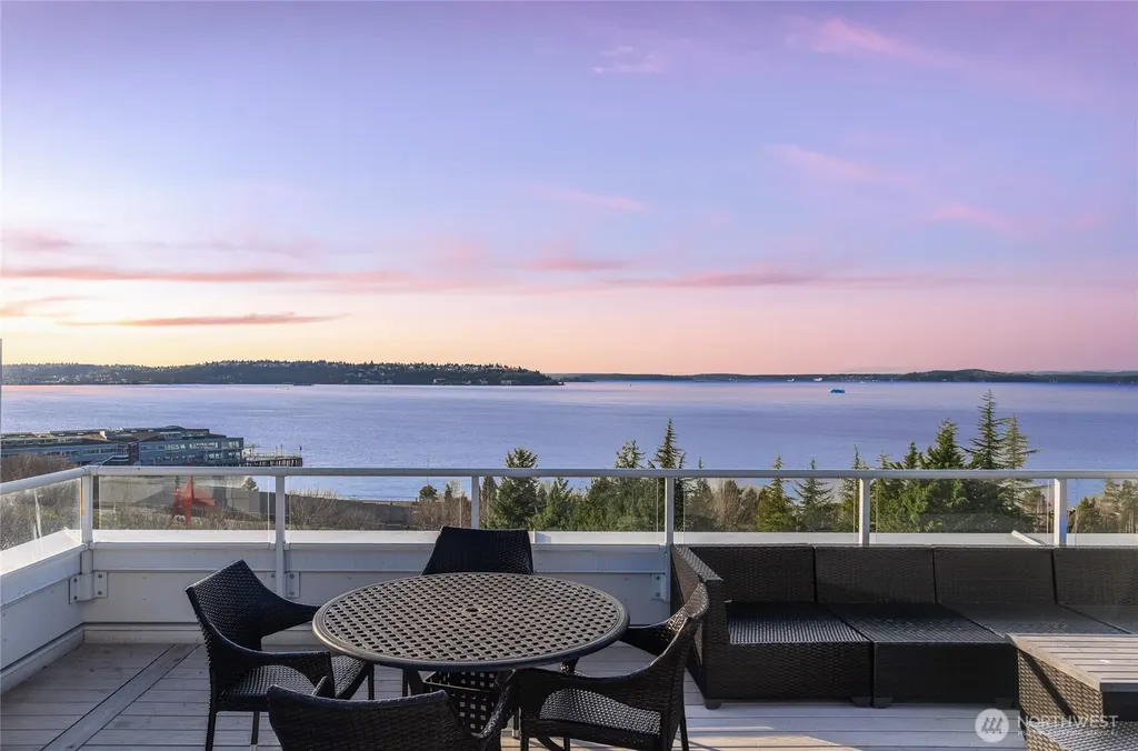 3028 Western Avenue Seattle WA 98121