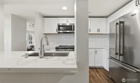 3028 Western Avenue Seattle WA 98121