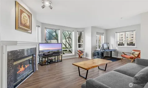 3028 Western Avenue Seattle WA 98121