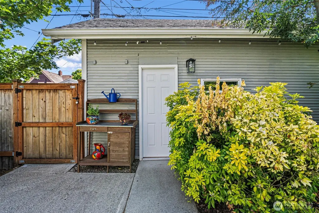 1225 N Anderson Street Tacoma WA 98406