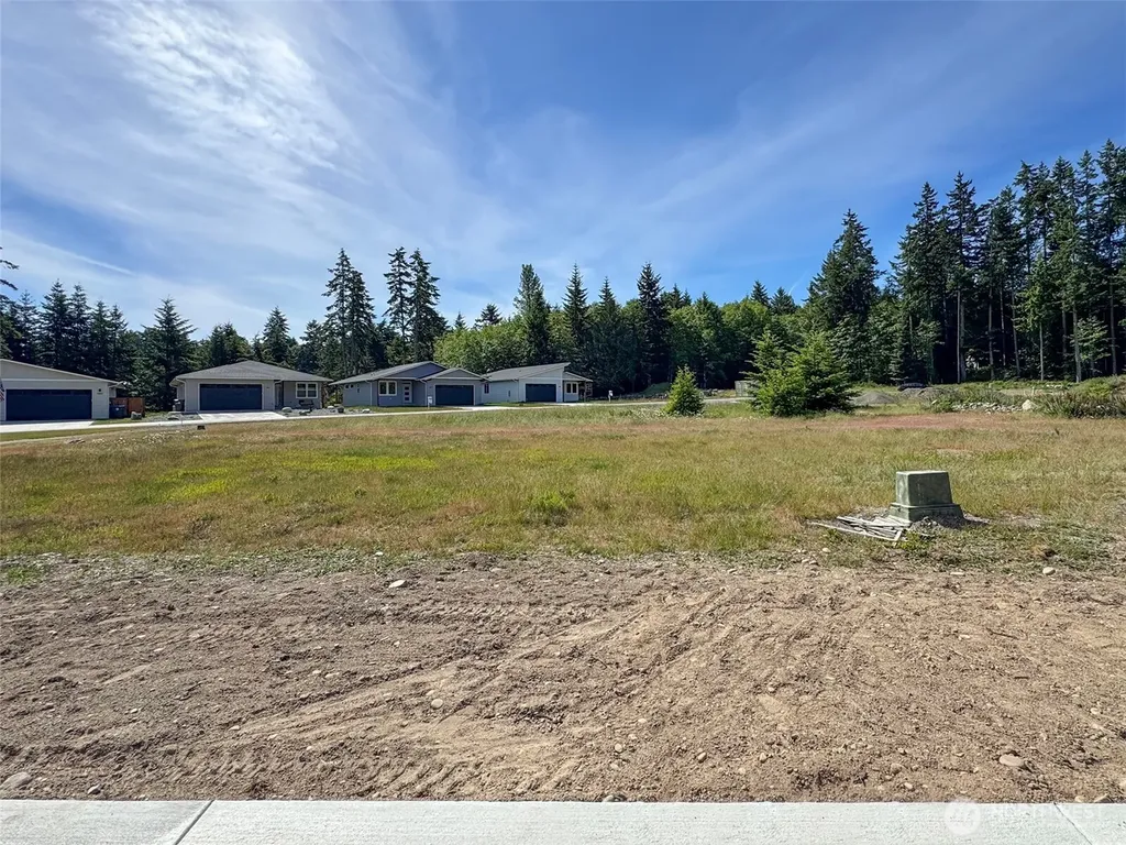 1412 Discovery Loop Port Angeles WA 98363
