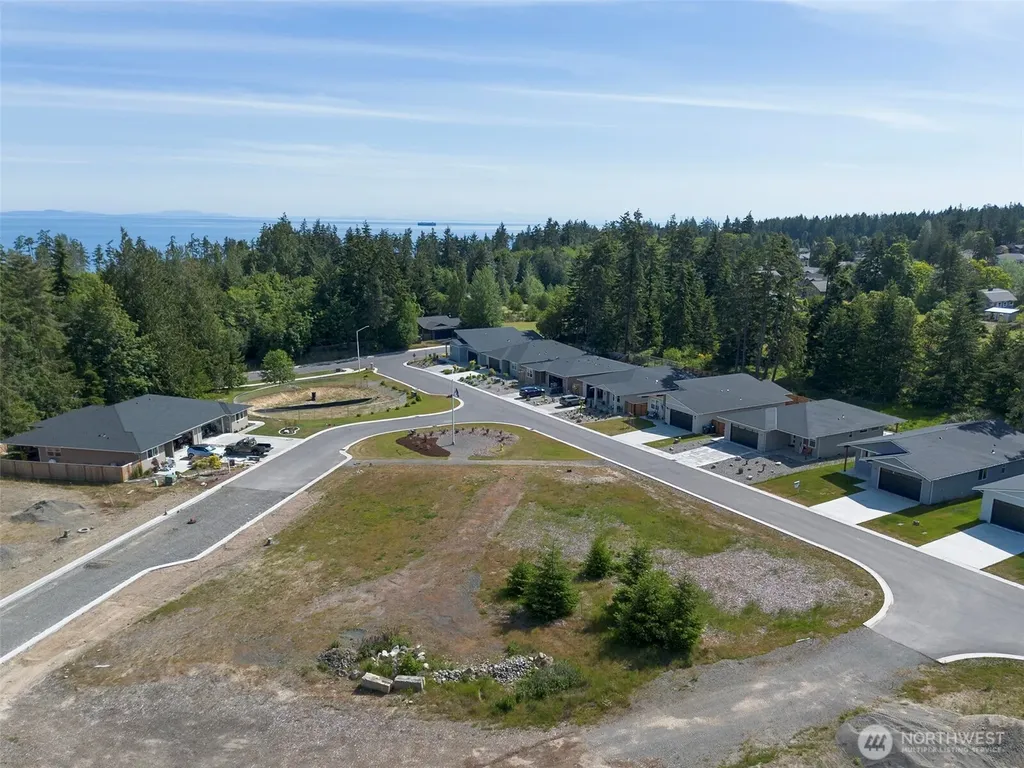 1412 Discovery Loop Port Angeles WA 98363