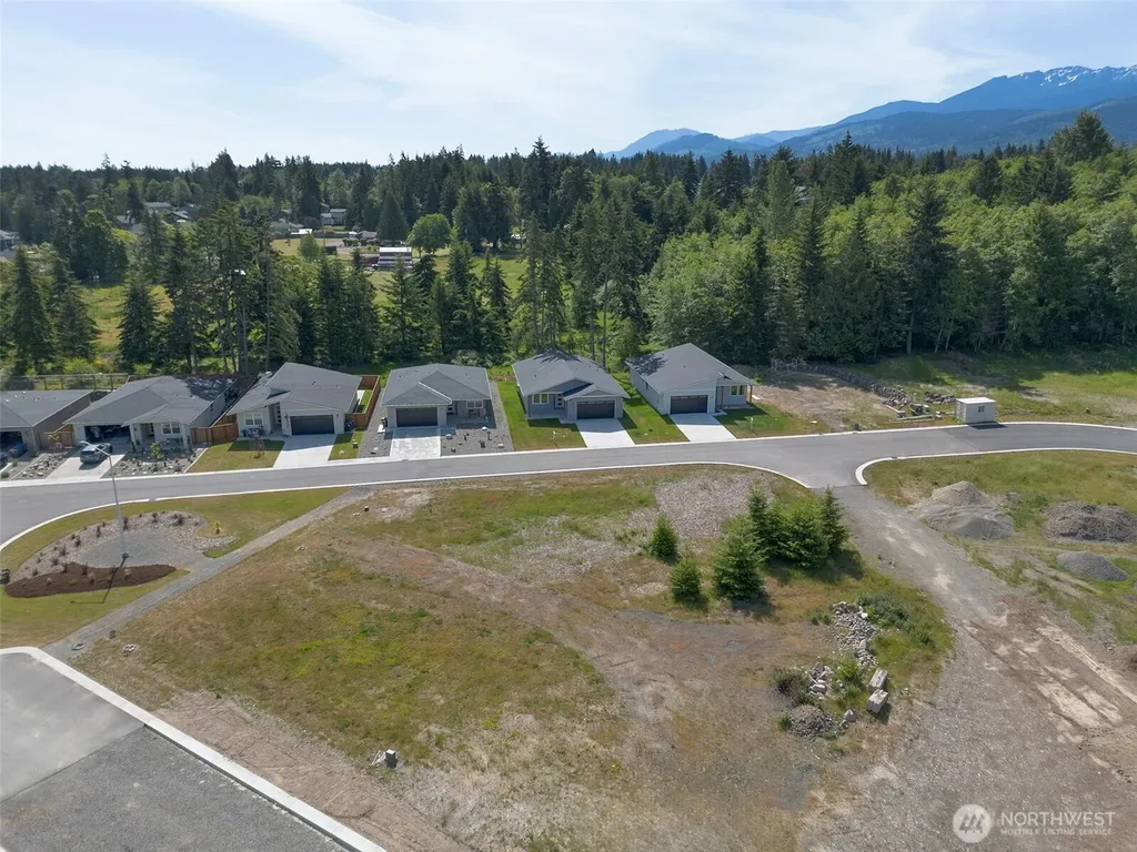 1412 Discovery Loop Port Angeles WA 98363