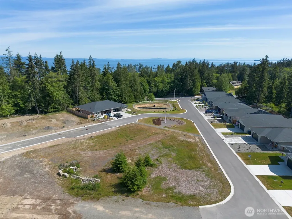 1412 Discovery Loop Port Angeles WA 98363