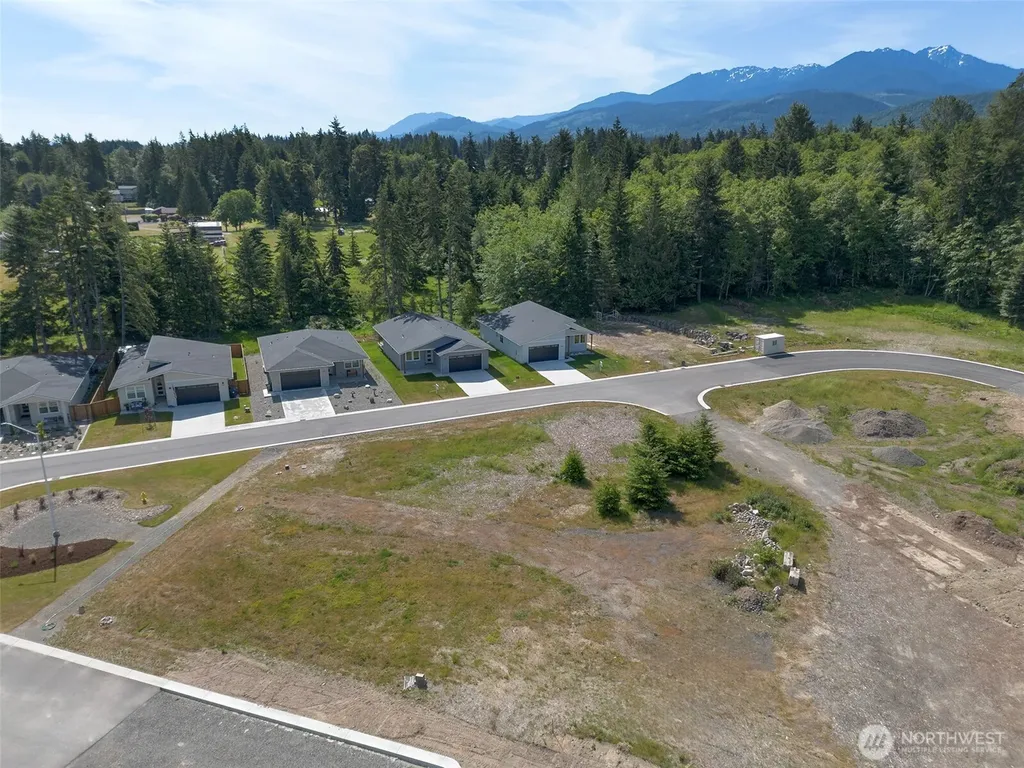 1412 Discovery Loop Port Angeles WA 98363