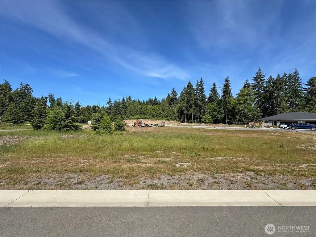 1412 Discovery Loop Port Angeles WA 98363