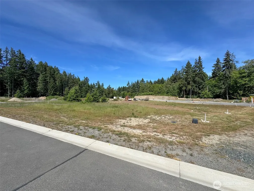 1412 Discovery Loop Port Angeles WA 98363