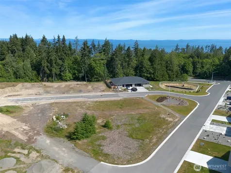 1412 Discovery Loop Port Angeles WA 98363