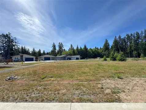 1412 Discovery Loop Port Angeles WA 98363