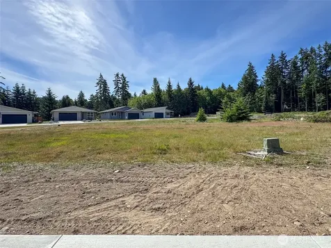 1412 Discovery Loop Port Angeles WA 98363
