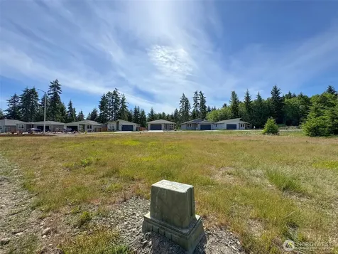 1412 Discovery Loop Port Angeles WA 98363