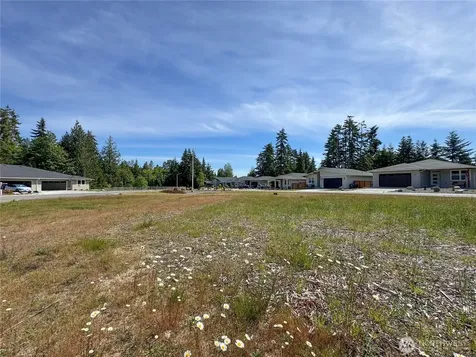 1412 Discovery Loop Port Angeles WA 98363