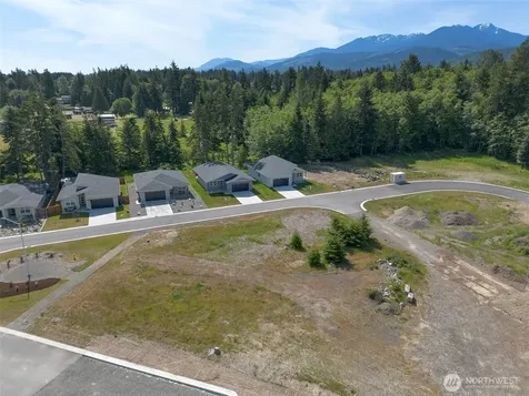 1412 Discovery Loop Port Angeles WA 98363