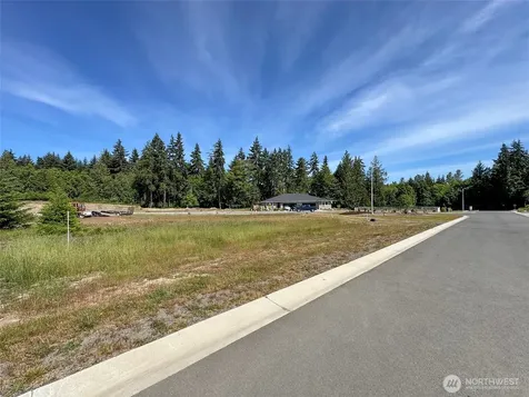 1412 Discovery Loop Port Angeles WA 98363
