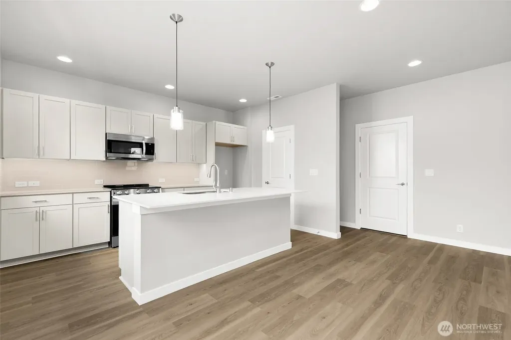 12611 SE 256th Place Kent WA 98030
