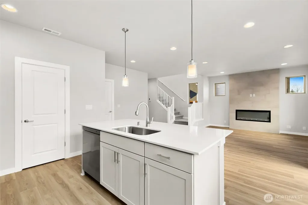 12611 SE 256th Place Kent WA 98030
