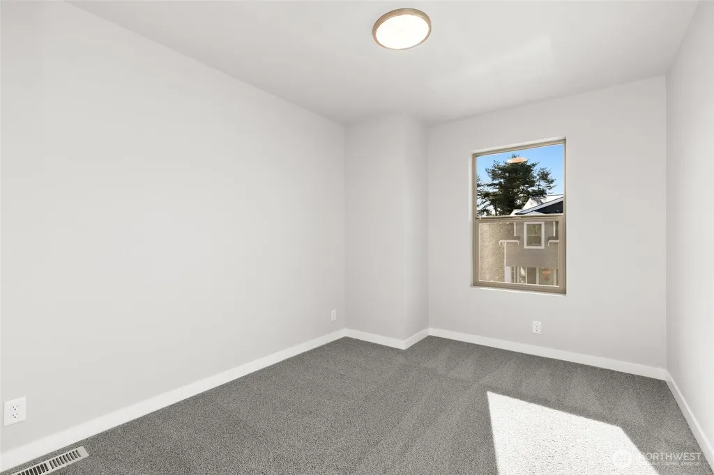 12611 SE 256th Place Kent WA 98030