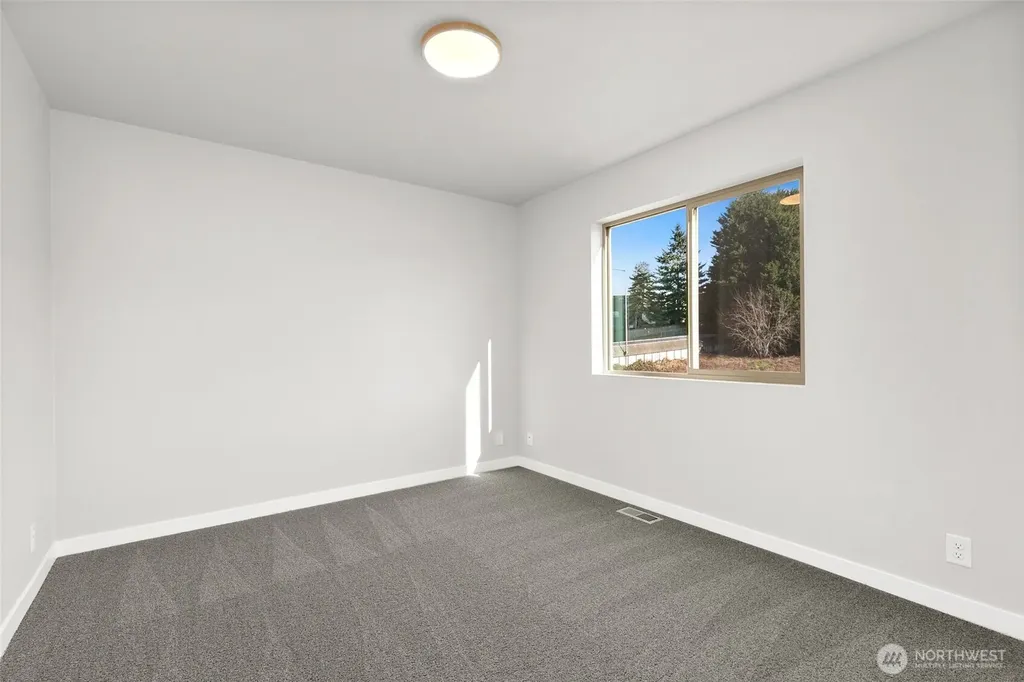 12611 SE 256th Place Kent WA 98030