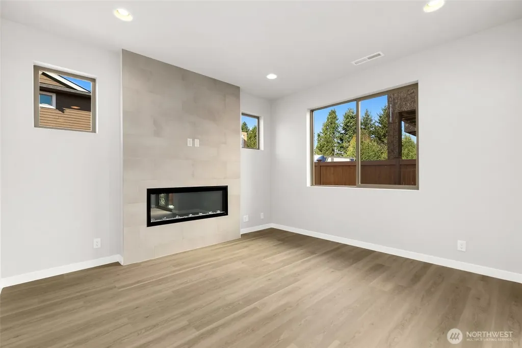12611 SE 256th Place Kent WA 98030