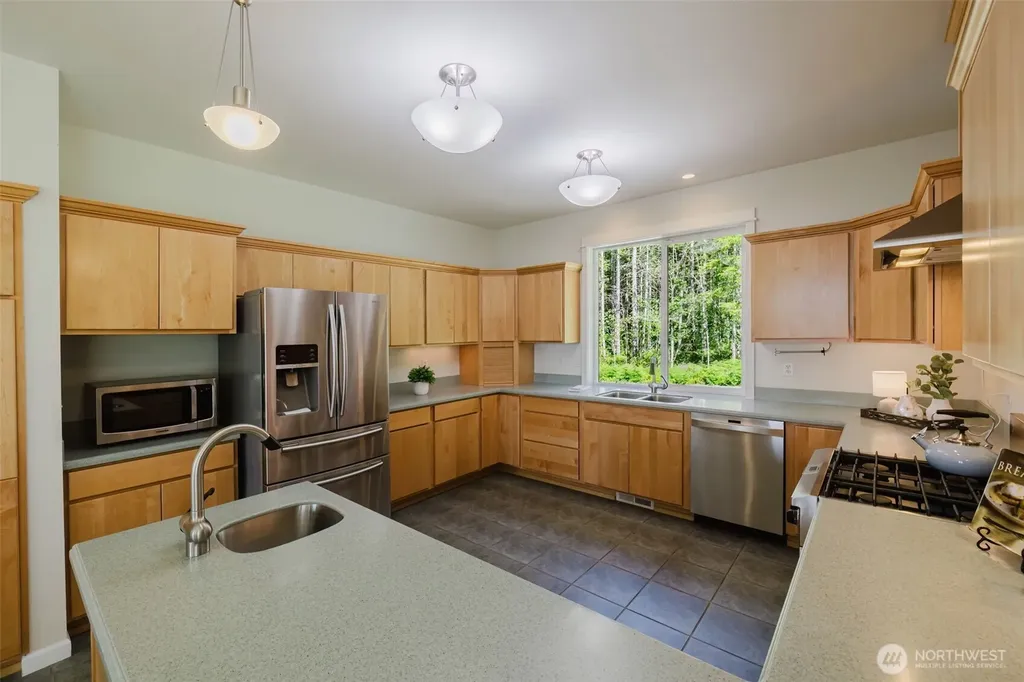90 NE Daybreak Drive Belfair WA 98528