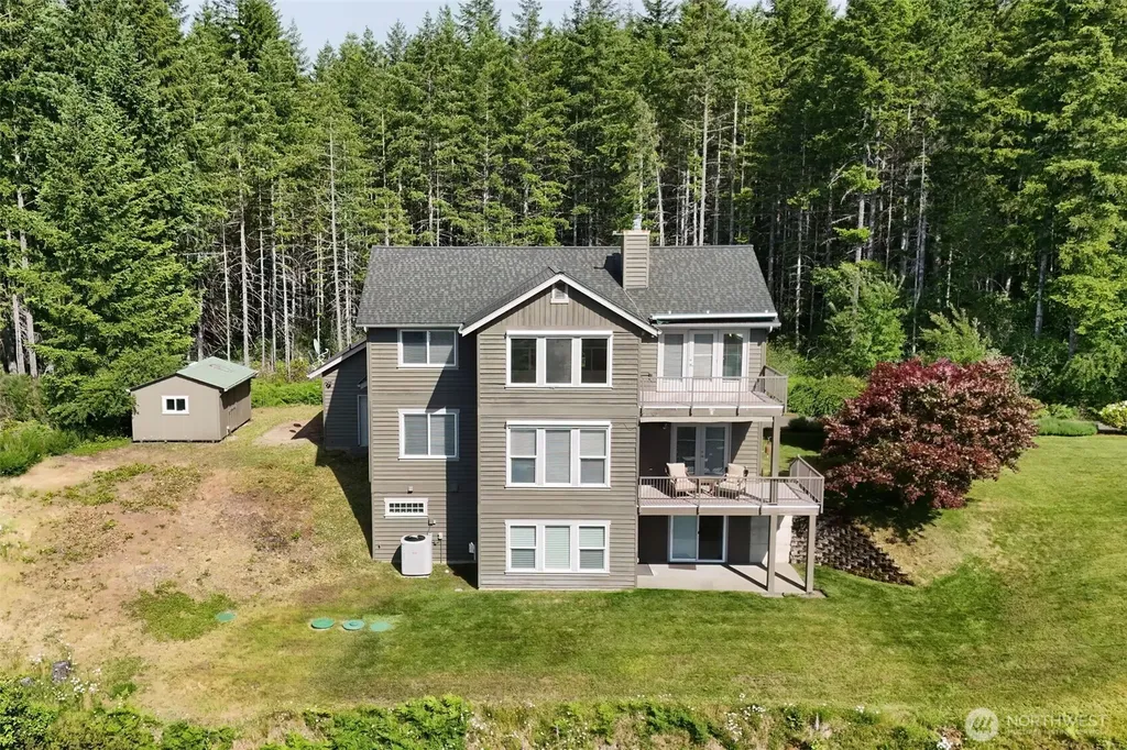 90 NE Daybreak Drive Belfair WA 98528