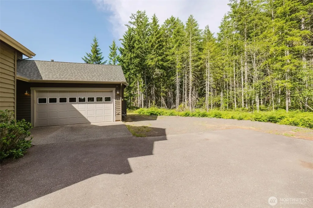 90 NE Daybreak Drive Belfair WA 98528
