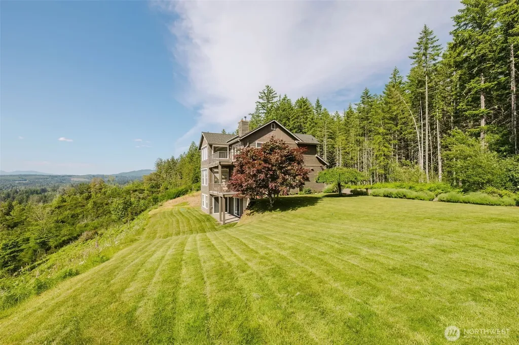 90 NE Daybreak Drive Belfair WA 98528
