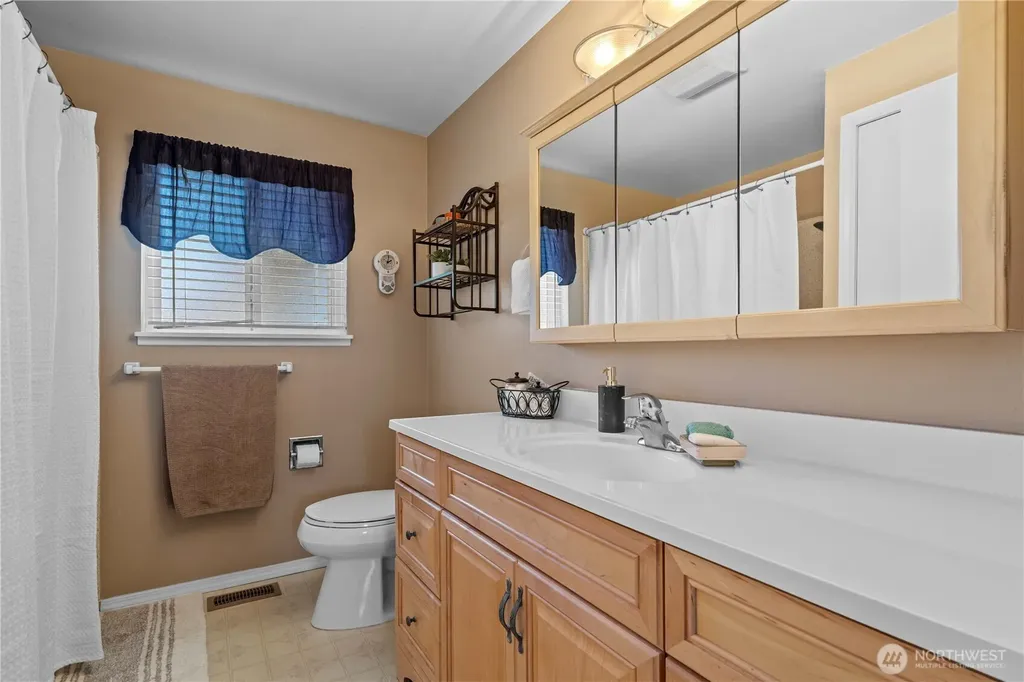 13912 2nd Avenue Ct E Tacoma WA 98445