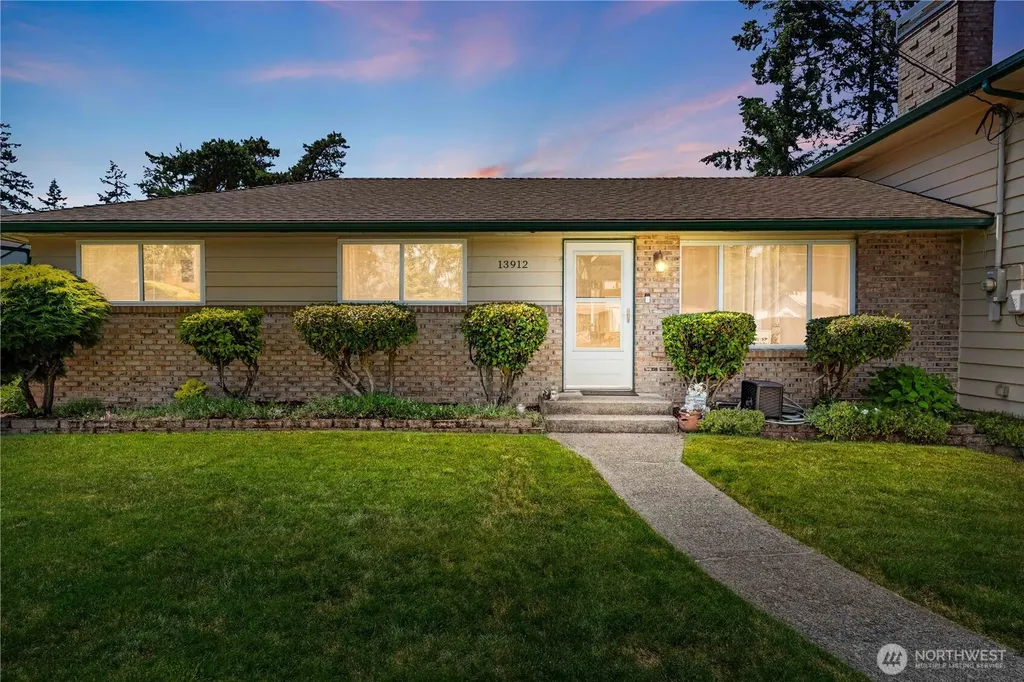 13912 2nd Avenue Ct E Tacoma WA 98445