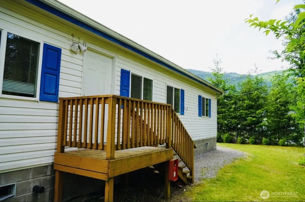 8375 Golden Valley Boulevard Maple Falls WA 98266