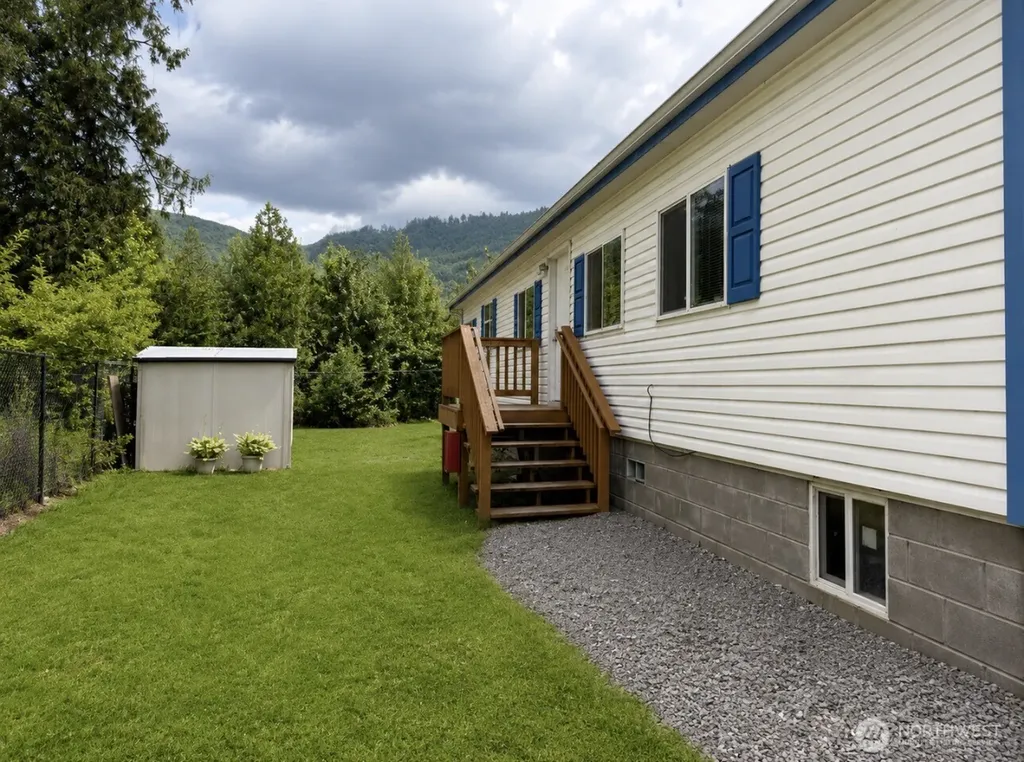 8375 Golden Valley Boulevard Maple Falls WA 98266