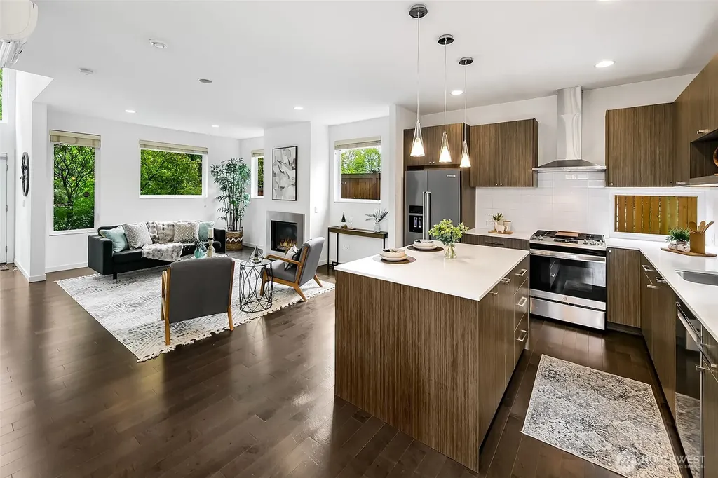 13721 Meridian Avenue N Seattle WA 98133