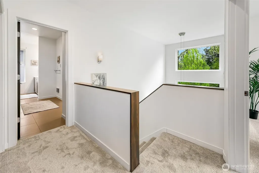 13721 Meridian Avenue N Seattle WA 98133