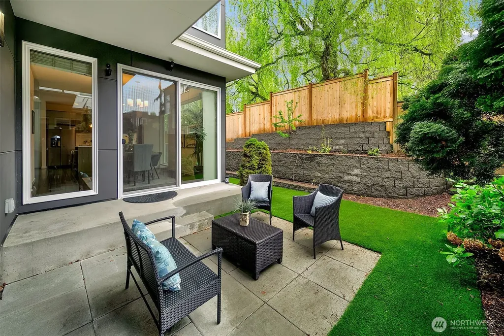 13721 Meridian Avenue N Seattle WA 98133