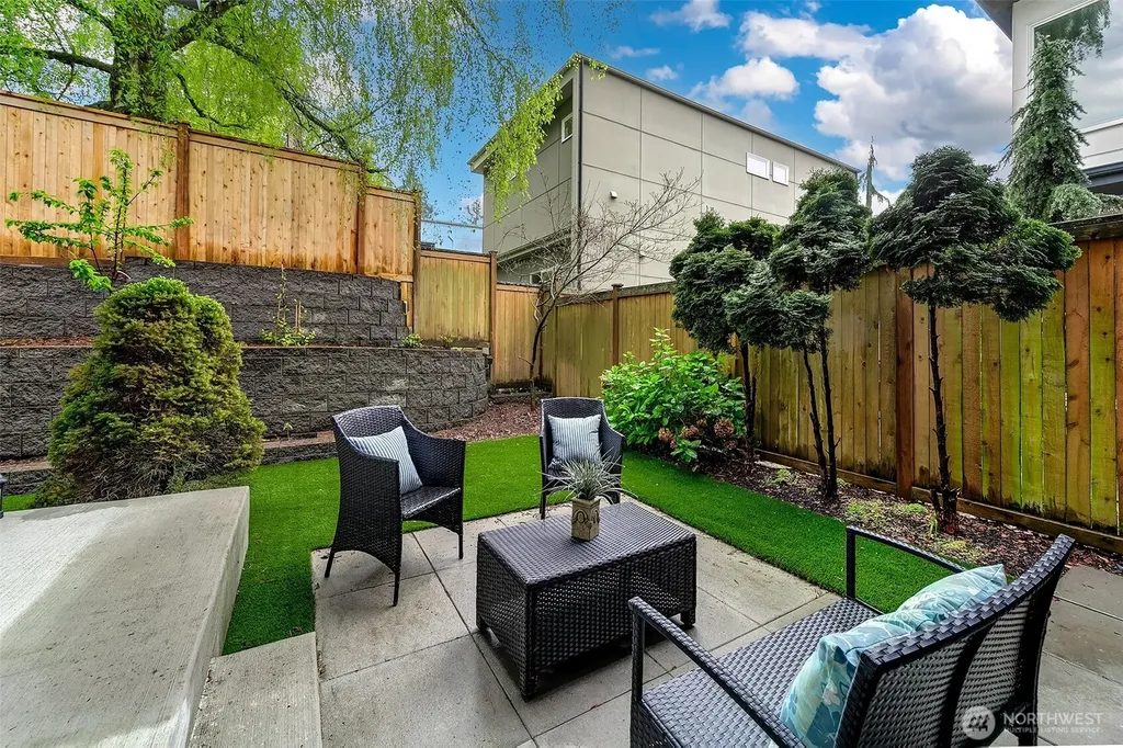 13721 Meridian Avenue N Seattle WA 98133