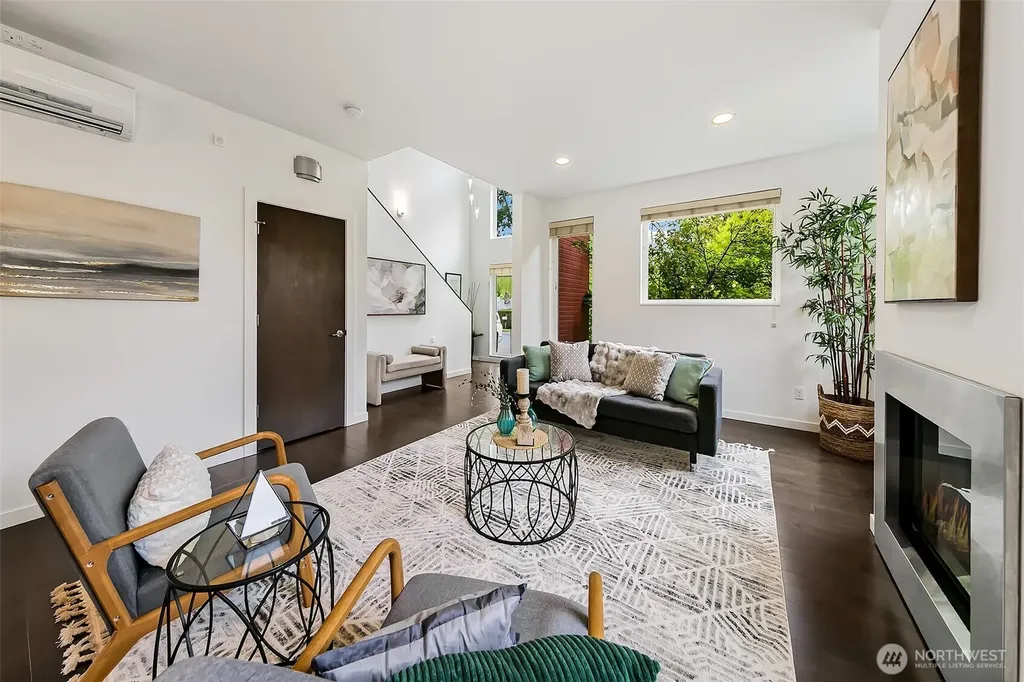 13721 Meridian Avenue N Seattle WA 98133