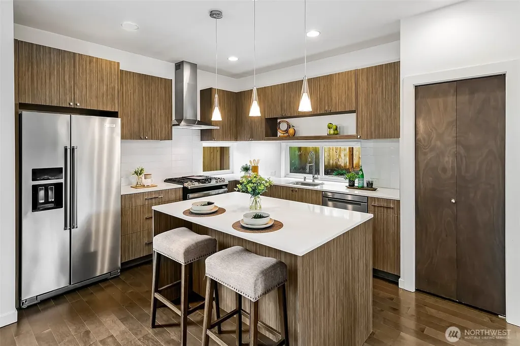 13721 Meridian Avenue N Seattle WA 98133