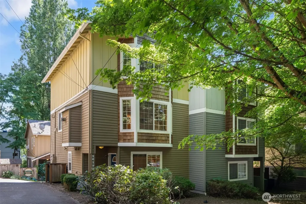 1619 S Weller Street Seattle WA 98144
