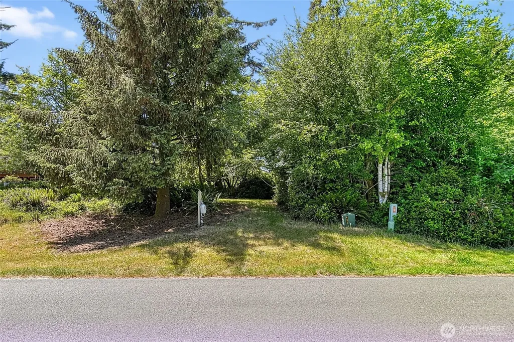 685 Chinook Avenue SE Ocean Shores WA 98569