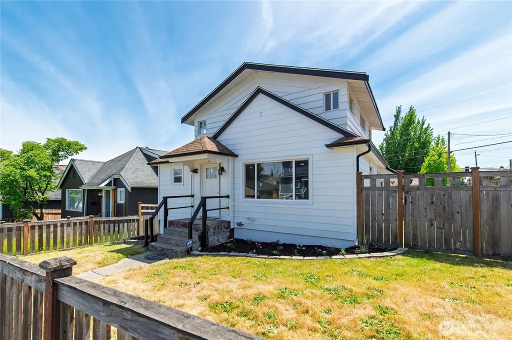 1231 4th Street Bremerton WA 98337