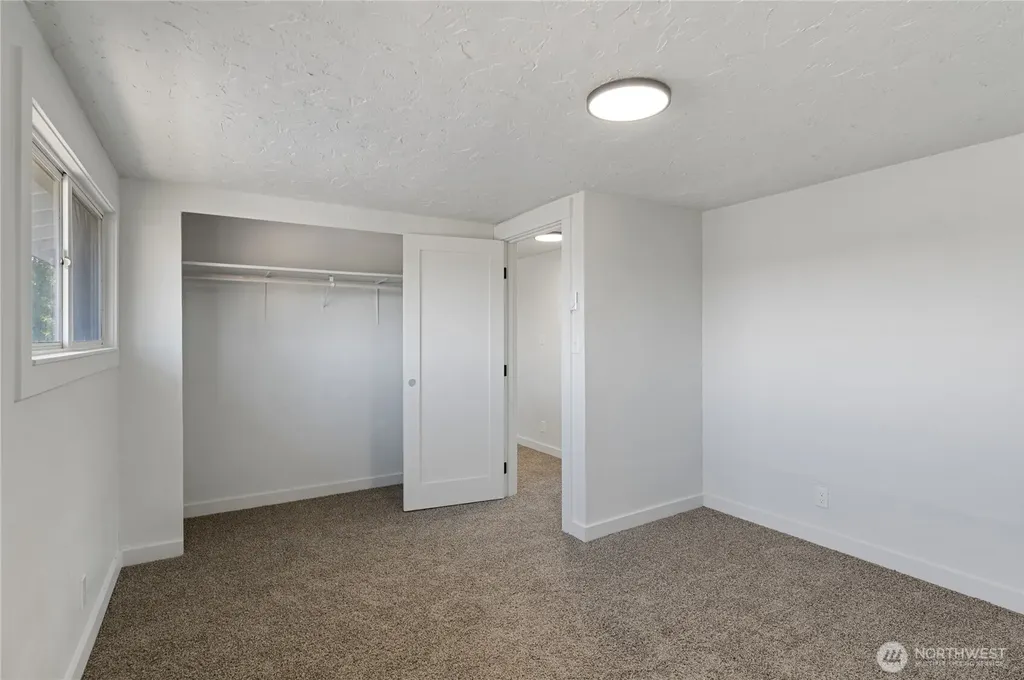1231 4th Street Bremerton WA 98337