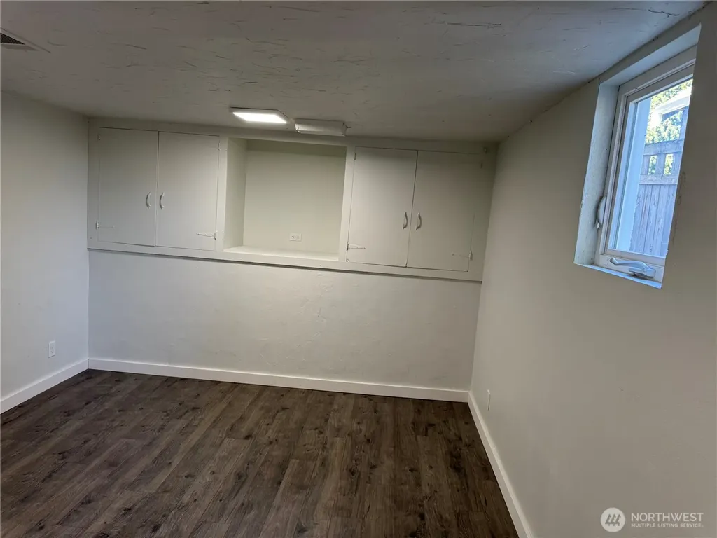 1231 4th Street Bremerton WA 98337