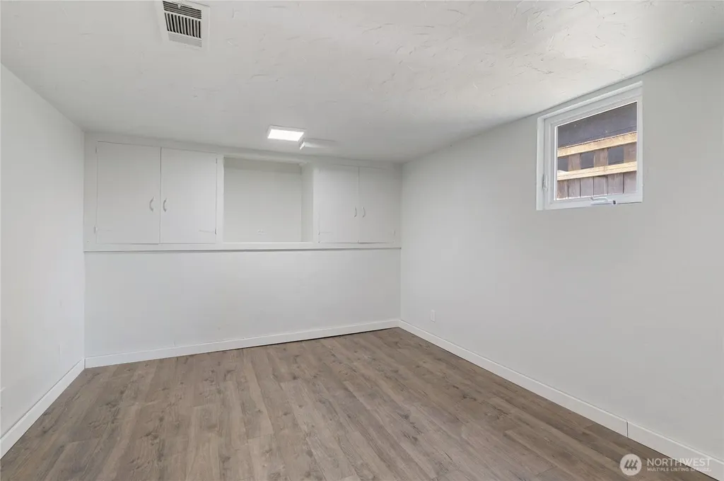 1231 4th Street Bremerton WA 98337
