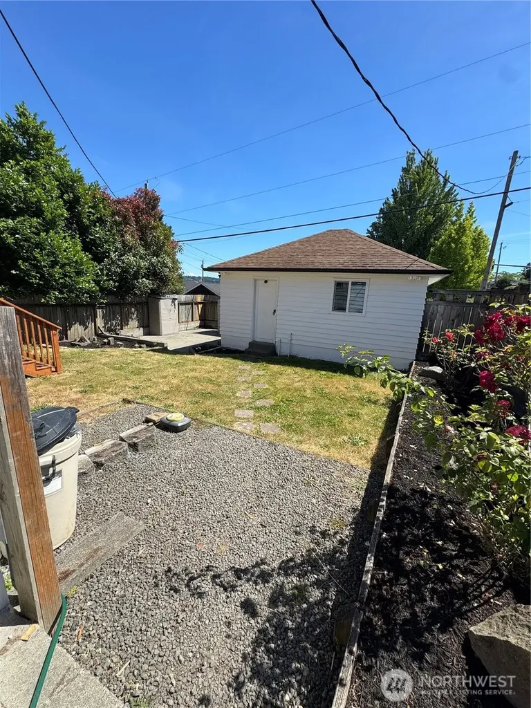 1231 4th Street Bremerton WA 98337