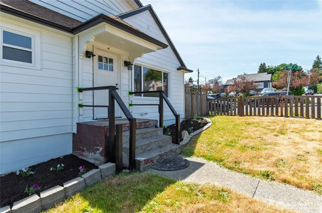 1231 4th Street Bremerton WA 98337